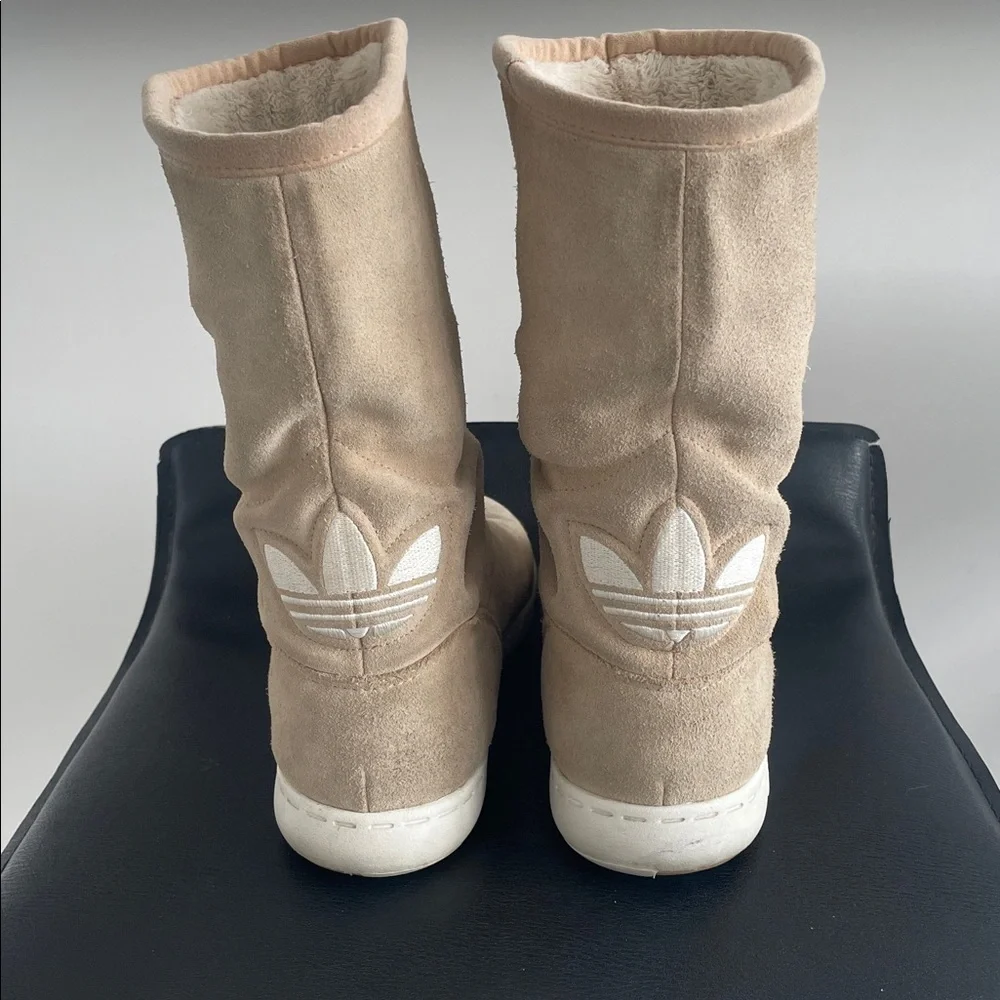 Adidas Winter Tan Suede Boots - Trefoil Logo - Fully Lined With Faux Fur lined - Picture 12 of 16